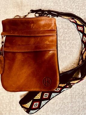 HK Men's Tan Leather Messenger Bag with Patterned Strap (crossbody)